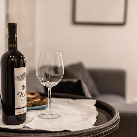 Flh Spacious Flats Near Avenida Da Liberdade 아파트 *